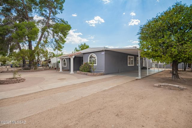 3133 N Iroquois Avenue, Tucson, AZ 85705