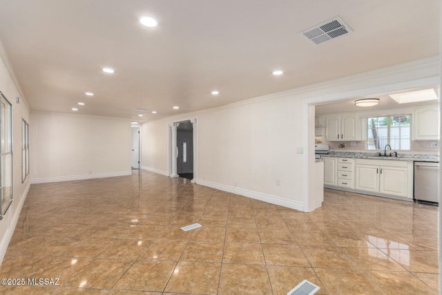 3133 N Iroquois Avenue, Tucson, AZ 85705