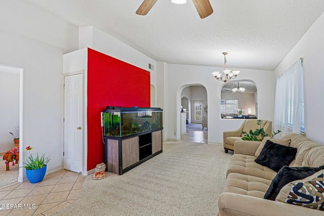 13711 Paseo Central Avenue, Horizon City, TX 79928