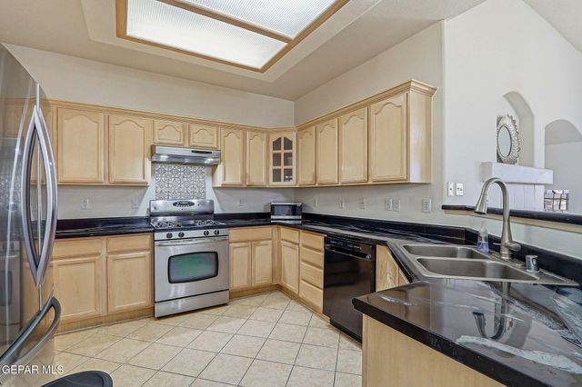 13711 Paseo Central Avenue, Horizon City, TX 79928