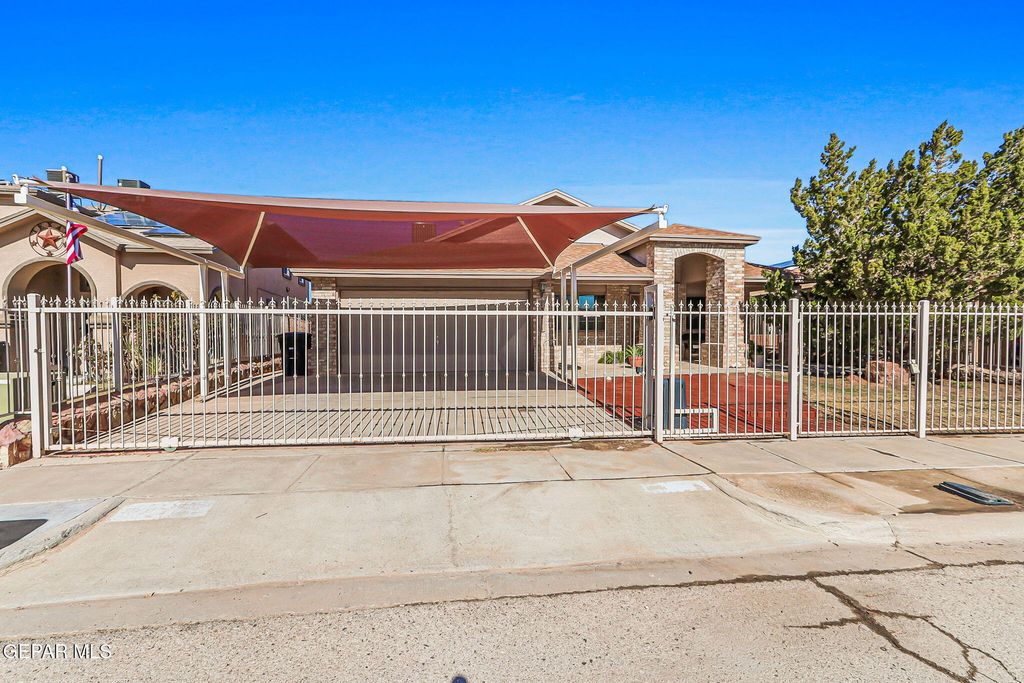 13711 Paseo Central Avenue, Horizon City, TX 79928