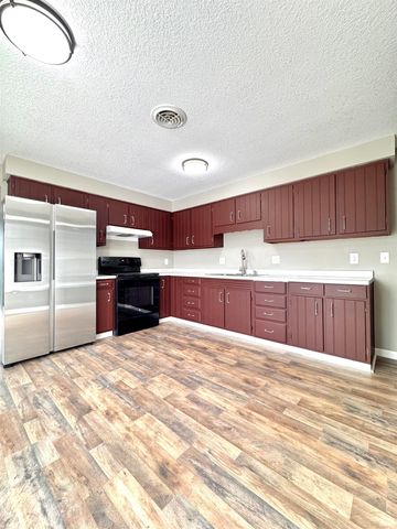 7231 Treverton Drive, Fort Wayne, IN 46816