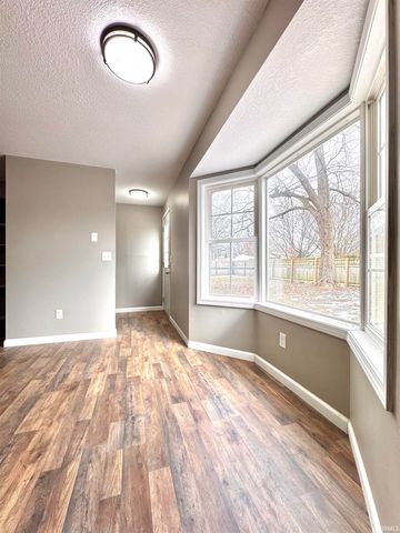 7231 Treverton Drive, Fort Wayne, IN 46816