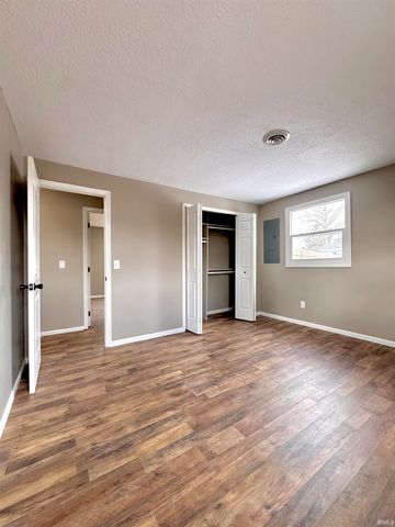 7231 Treverton Drive, Fort Wayne, IN 46816