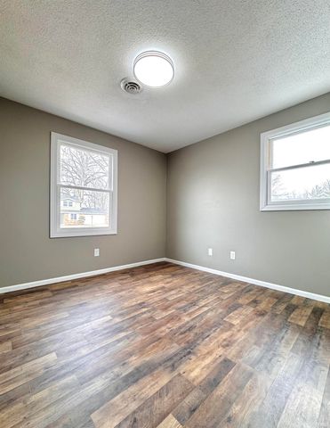 7231 Treverton Drive, Fort Wayne, IN 46816