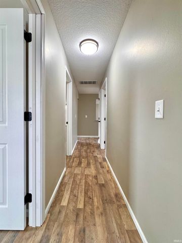 7231 Treverton Drive, Fort Wayne, IN 46816