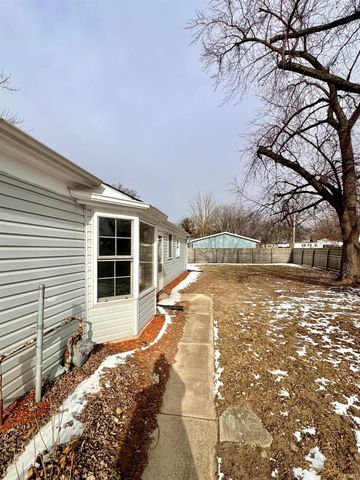 7231 Treverton Drive, Fort Wayne, IN 46816