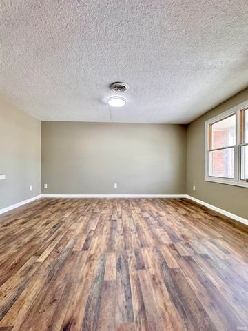 7231 Treverton Drive, Fort Wayne, IN 46816