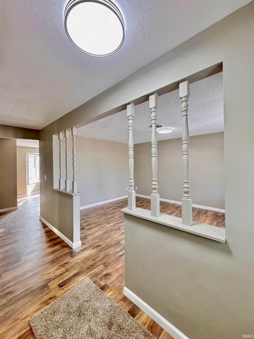 7231 Treverton Drive, Fort Wayne, IN 46816