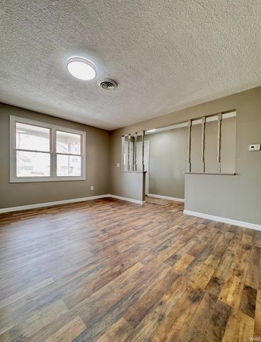 7231 Treverton Drive, Fort Wayne, IN 46816