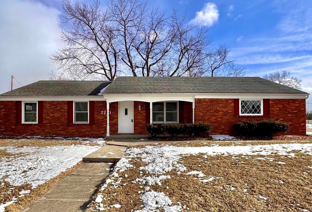 7231 Treverton Drive, Fort Wayne, IN 46816