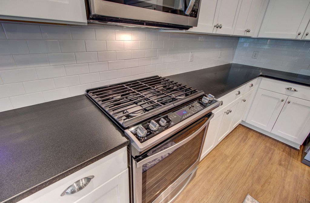 Image 9 of property listing at 1539 Thin Pine Drive, Johns Island, SC 29455