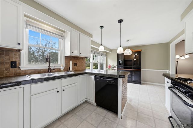 9 Partridge Walk, Lancaster, NY 14086