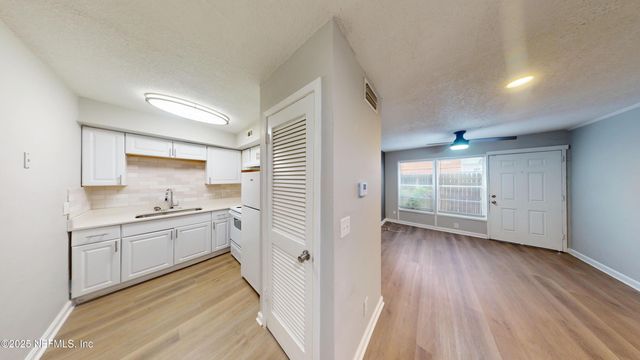 2887 POST Street 1, Jacksonville, FL 32205