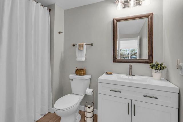 323 Sycamore Street, Jackson, MI 49202