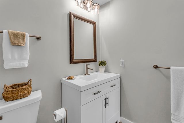 323 Sycamore Street, Jackson, MI 49202