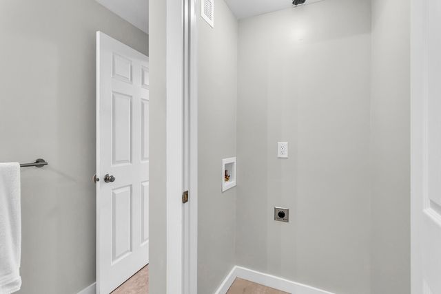 323 Sycamore Street, Jackson, MI 49202