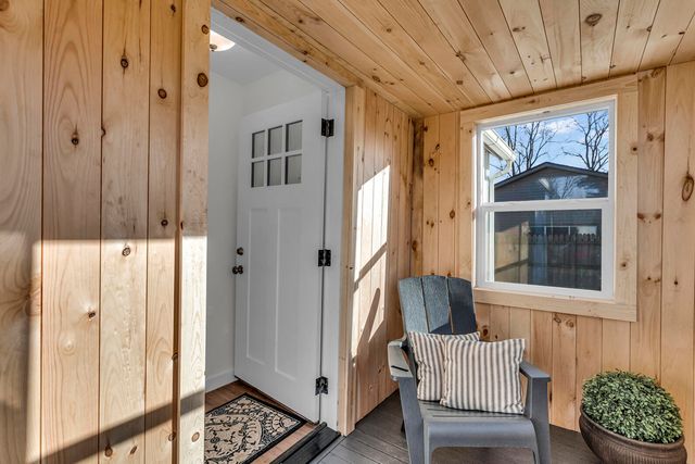 323 Sycamore Street, Jackson, MI 49202