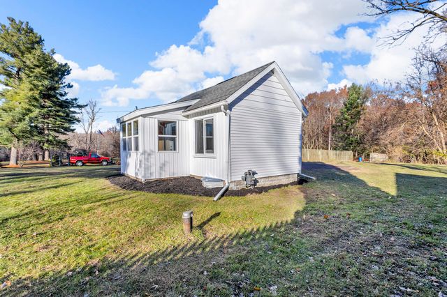 323 Sycamore Street, Jackson, MI 49202