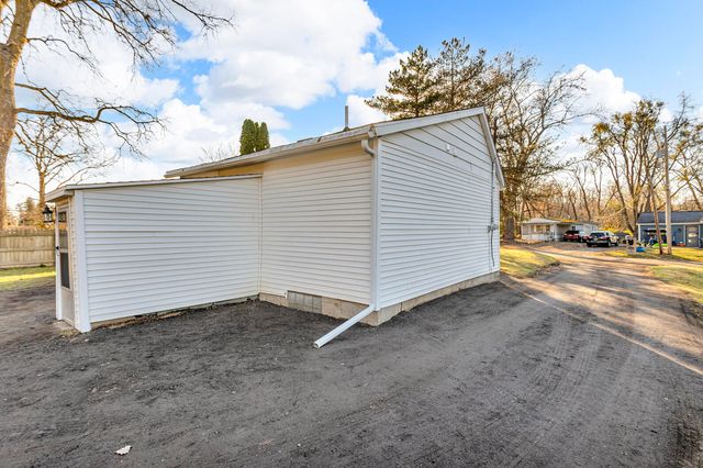 323 Sycamore Street, Jackson, MI 49202