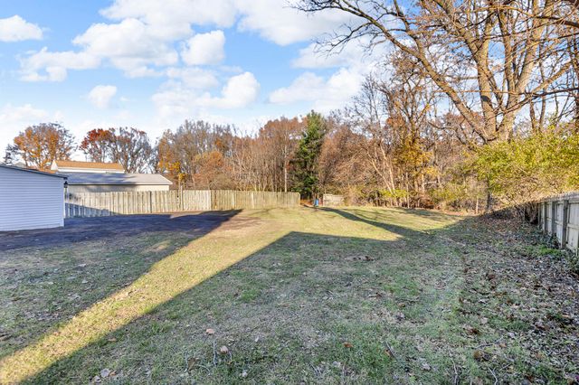 323 Sycamore Street, Jackson, MI 49202