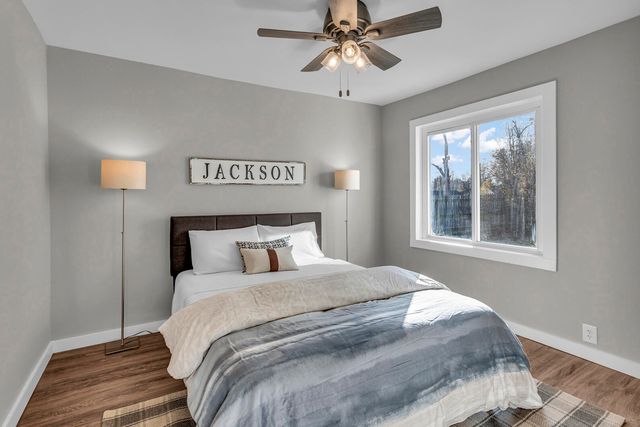 323 Sycamore Street, Jackson, MI 49202