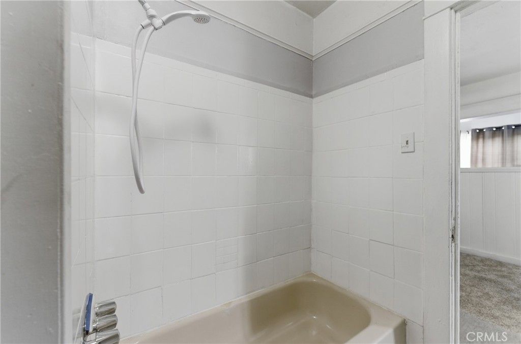 Image 17 of property listing at 1107 Mahanna, Long Beach, CA 90813