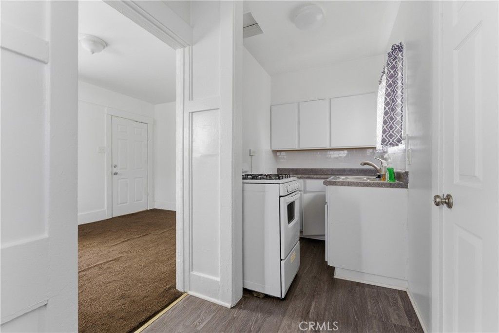 Image 27 of property listing at 1107 Mahanna, Long Beach, CA 90813
