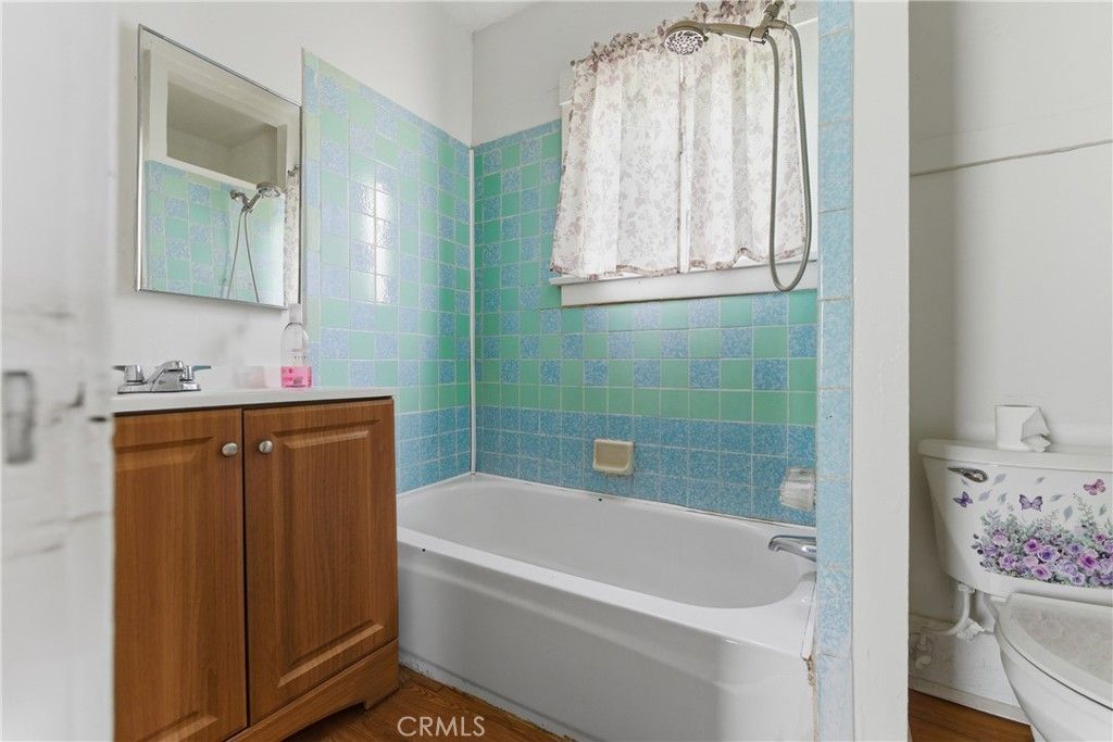 Image 33 of property listing at 1107 Mahanna, Long Beach, CA 90813