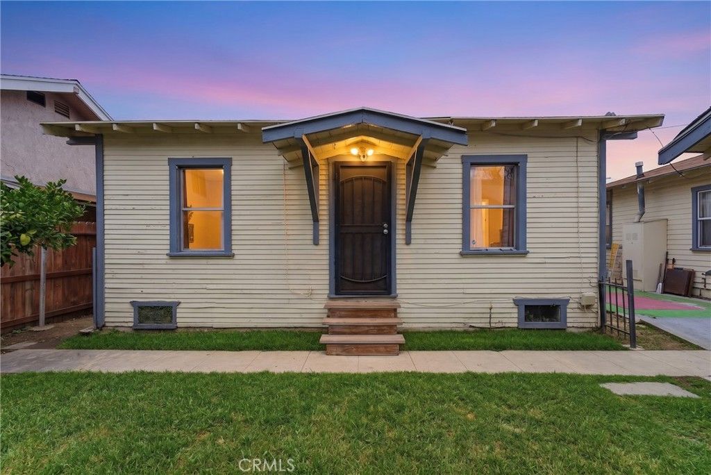 Image 39 of property listing at 1107 Mahanna, Long Beach, CA 90813