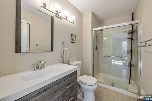 430 Poets Way 430, Mahwah, NJ 07430