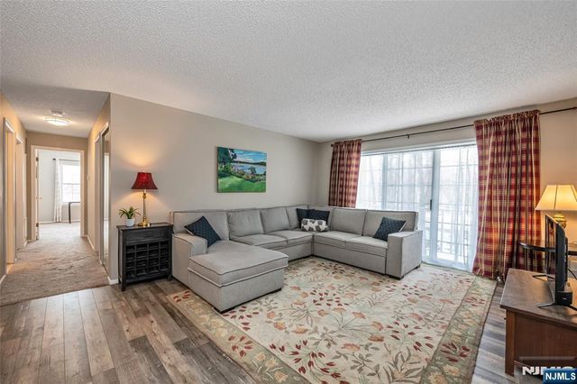 430 Poets Way 430, Mahwah, NJ 07430