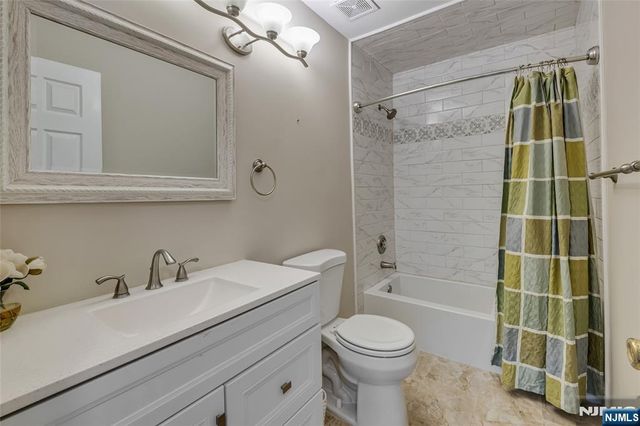 430 Poets Way 430, Mahwah, NJ 07430