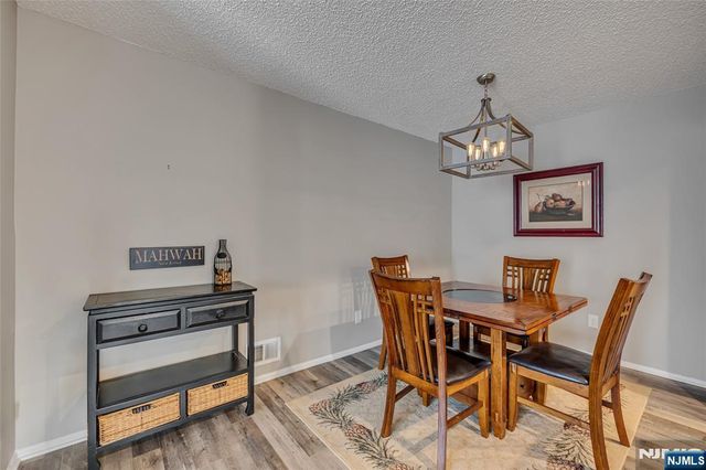 430 Poets Way 430, Mahwah, NJ 07430