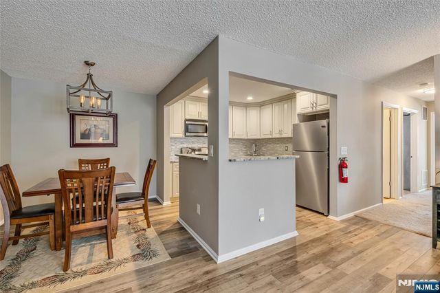 430 Poets Way 430, Mahwah, NJ 07430