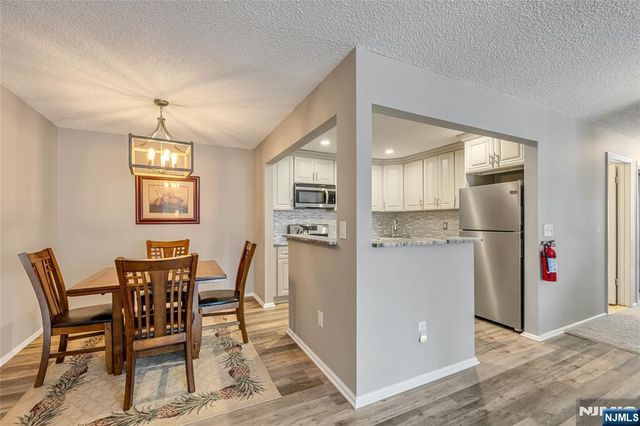430 Poets Way 430, Mahwah, NJ 07430