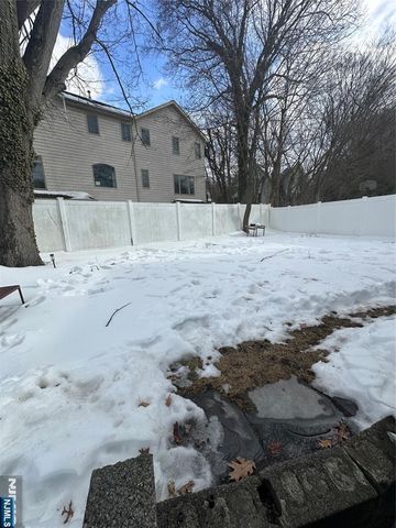 122 Dean Drive 1, Tenafly, NJ 07670