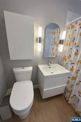 122 Dean Drive 1, Tenafly, NJ 07670