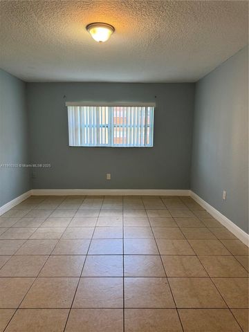 3710 NW 21st St 114, Lauderdale Lakes, FL 33311