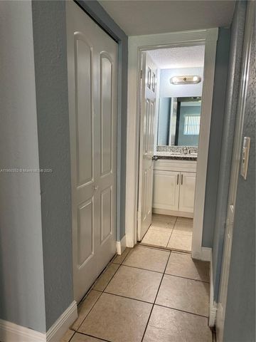 3710 NW 21st St 114, Lauderdale Lakes, FL 33311