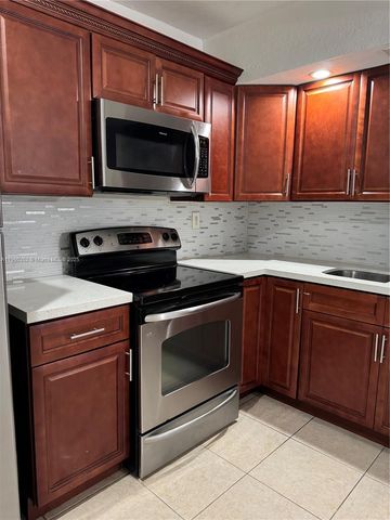 3710 NW 21st St 114, Lauderdale Lakes, FL 33311