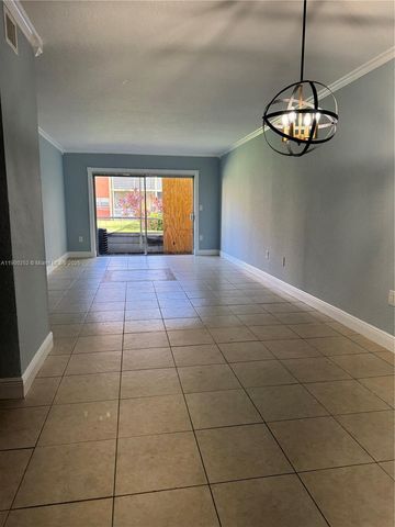 3710 NW 21st St 114, Lauderdale Lakes, FL 33311