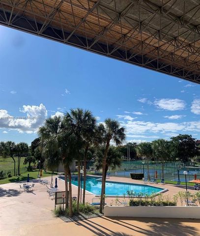 6921 Environ Blvd 6R, Lauderhill, FL 33319