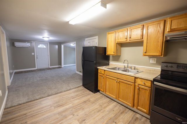 620 S Gharkey Street, Muncie, IN 47305