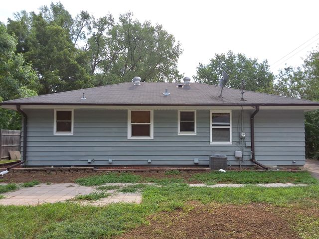 5637 Emerson Avenue N, Brooklyn Center, MN 55430