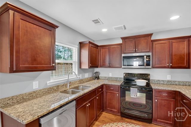 143 Waverly Way, Savannah, GA 31407