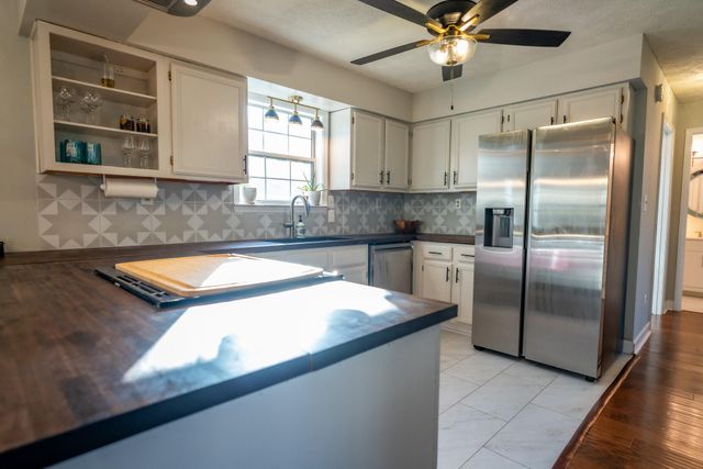 49 W Pine Drive, Ringgold, GA 30736