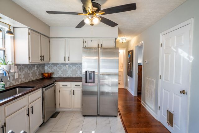 49 W Pine Drive, Ringgold, GA 30736