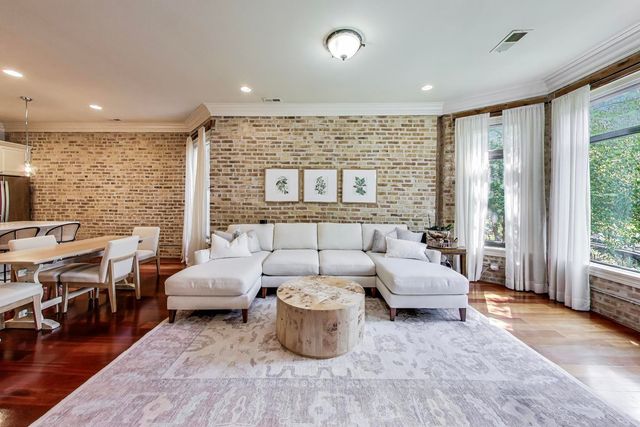 1420 W Belle Plaine Avenue 1E, Chicago, IL 60613