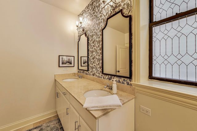 1420 W Belle Plaine Avenue 1E, Chicago, IL 60613